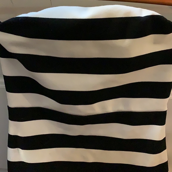 Black & white strapless Express dress. Never worn - Picture 4 of 4